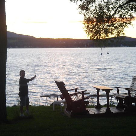 Condos Memphremagog Екстериор снимка