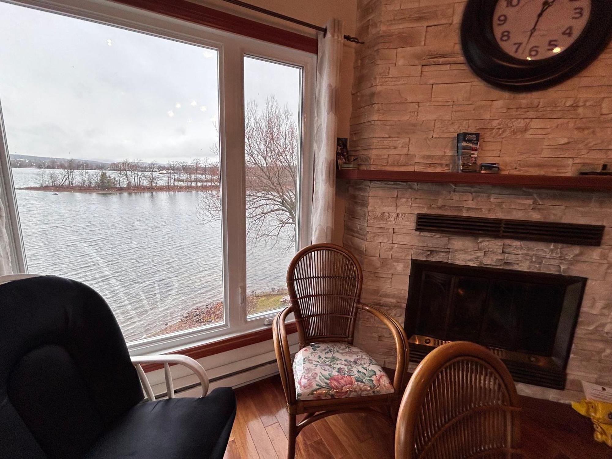 Condos Memphremagog Екстериор снимка